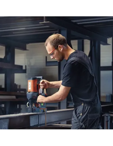 Máquina perforadora FEIN KBU 35 PQW para trabajos en altura con fijación segura